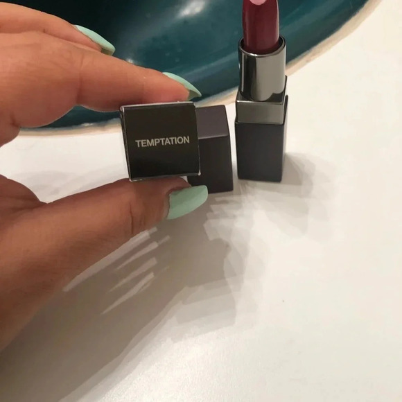 NIB LAURA MERCIER TEMPTATION LIPSTICK - Picture 2 of 4